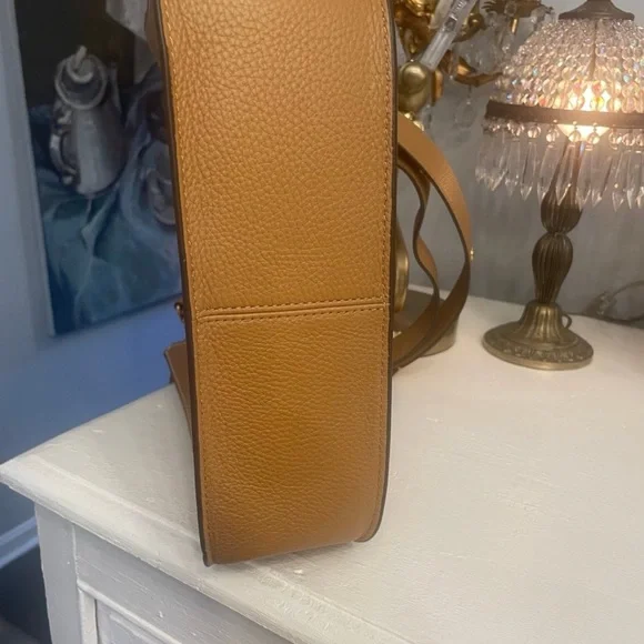 Tory Burch Large Crossbody - Picture 4 of 9